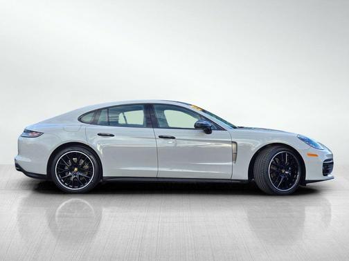 2023 Porsche Panamera Platinum Edition