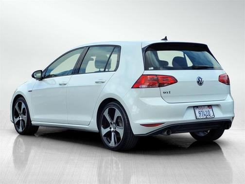 2016 Volkswagen Golf GTI 2.0T SE 4-Door