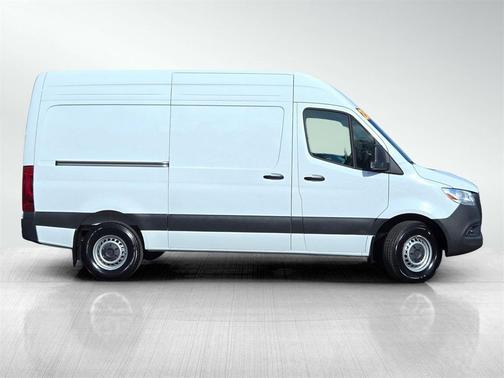 2025 Mercedes-Benz Sprinter 2500 Standard Roof