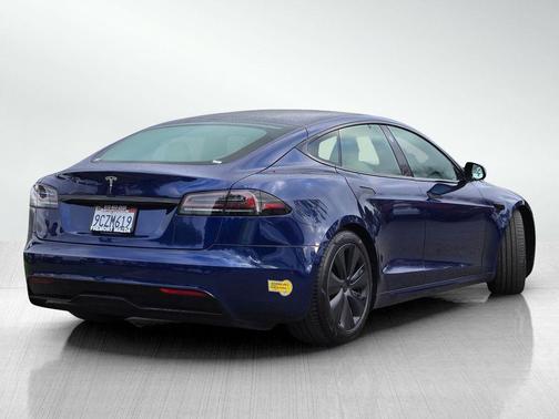 2022 Tesla Model S Base