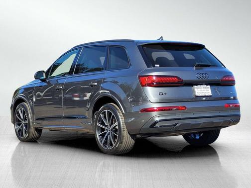 2022 Audi Q7 55 Premium Plus