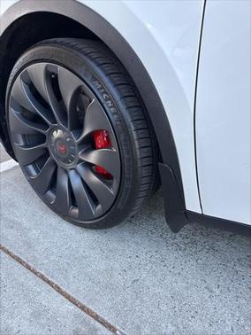 2022 Tesla Model Y Performance Dual Motor All-Wheel Drive