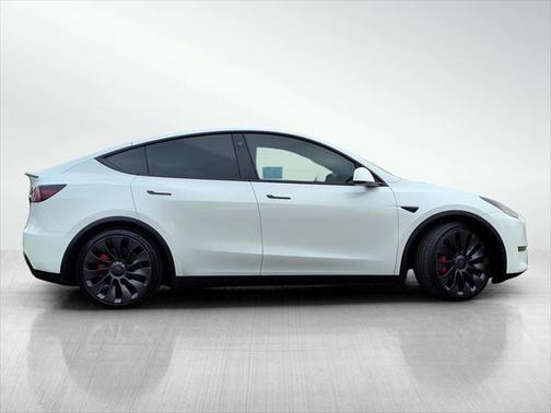 2022 Tesla Model Y Performance Dual Motor All-Wheel Drive