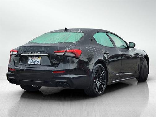 2022 Maserati Ghibli Modena Q4