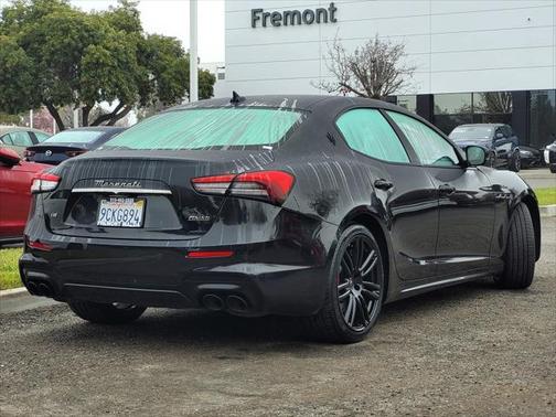 2022 Maserati Ghibli Modena Q4