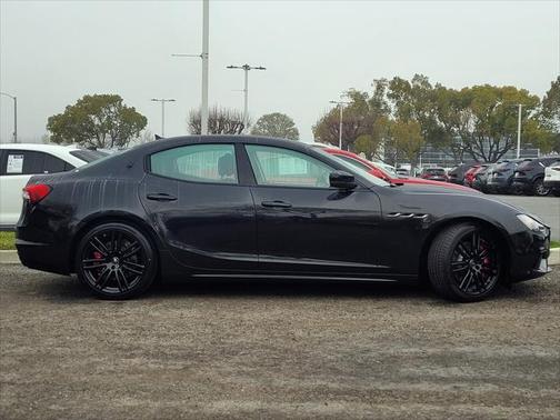 2022 Maserati Ghibli Modena Q4