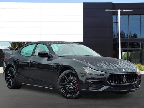 2022 Maserati Ghibli Modena Q4