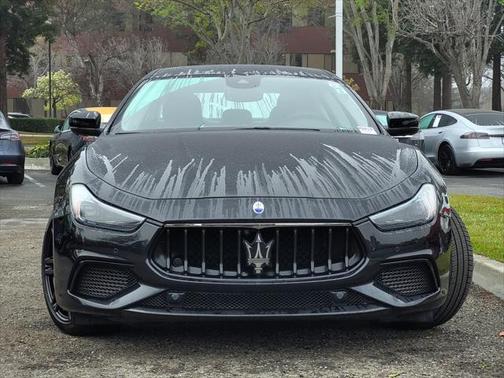 2022 Maserati Ghibli Modena Q4