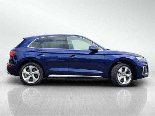 2022 Audi Q5 45 S line Premium Plus