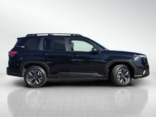Crystal Black Silica 2025 Subaru Forester Premium