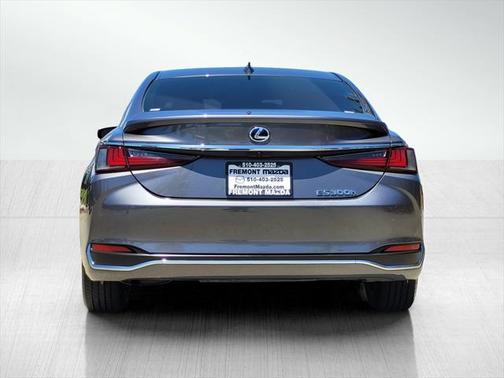 2021 Lexus ES 300h Base