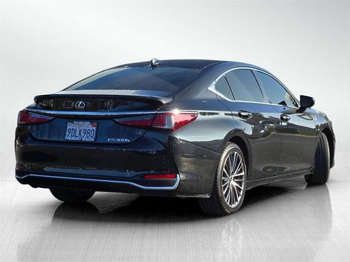 2023 Lexus ES 300h Base