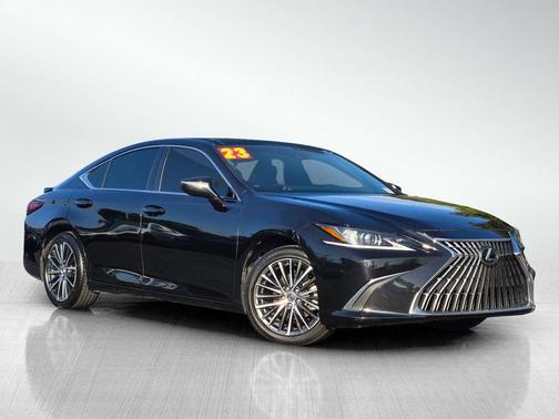 2023 Lexus ES 300h Base
