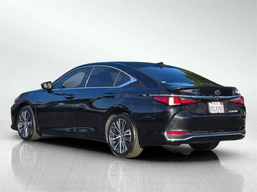 2023 Lexus ES 300h Base
