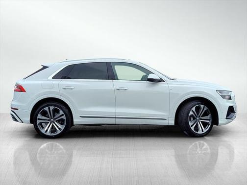 2020 Audi Q8 55 Premium Plus