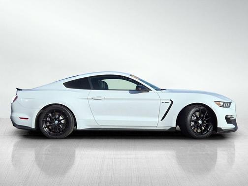 2017 Ford Shelby GT350 Base