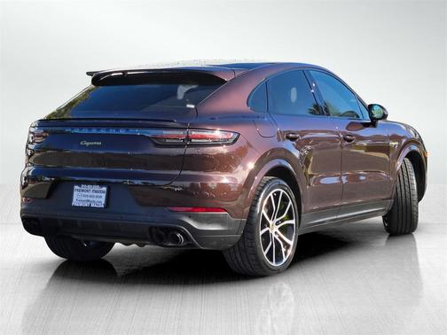 2023 Porsche Cayenne Platinum Edition