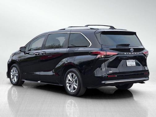 2023 Toyota Sienna Limited