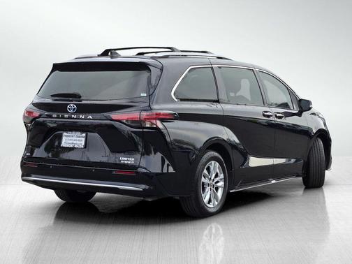 2023 Toyota Sienna Limited