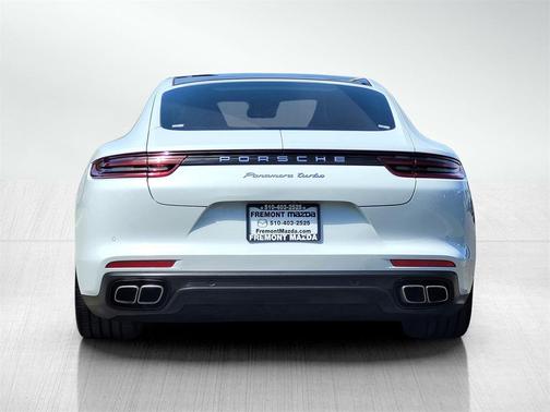 2017 Porsche Panamera Turbo
