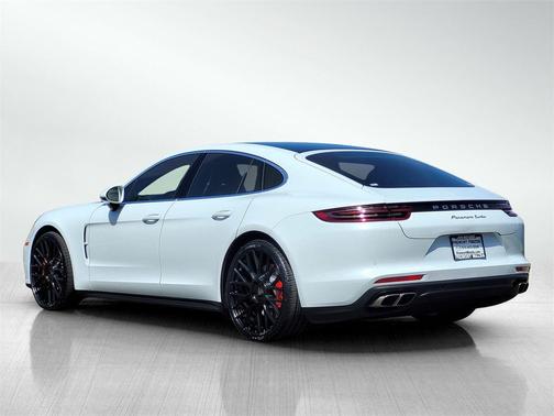 2017 Porsche Panamera Turbo