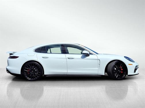 2017 Porsche Panamera Turbo