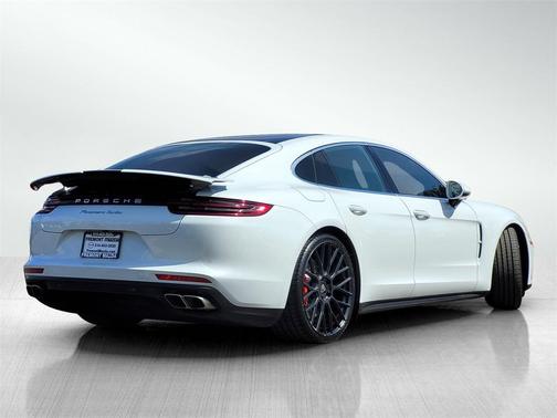 2017 Porsche Panamera Turbo
