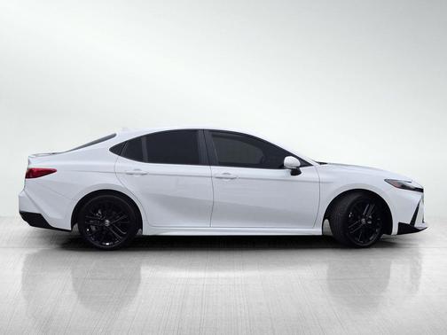 Ice Cap 2025 Toyota Camry SE