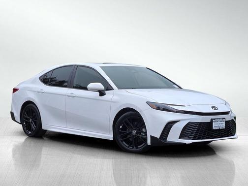Ice Cap 2025 Toyota Camry SE