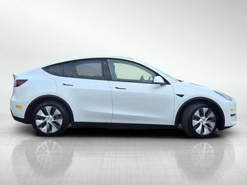 2022 Tesla Model Y Long Range Dual Motor All-Wheel Drive