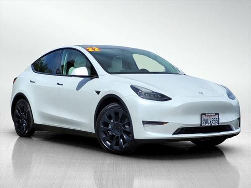 2022 Tesla Model Y Long Range Dual Motor All-Wheel Drive