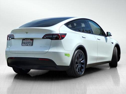 2022 Tesla Model Y Long Range Dual Motor All-Wheel Drive