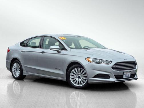 INGOT SILVER METALLIC 2016 Ford Fusion Hybrid SE Sedan