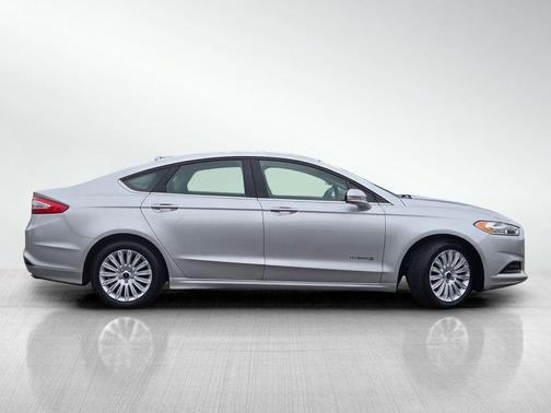 INGOT SILVER METALLIC 2016 Ford Fusion Hybrid SE