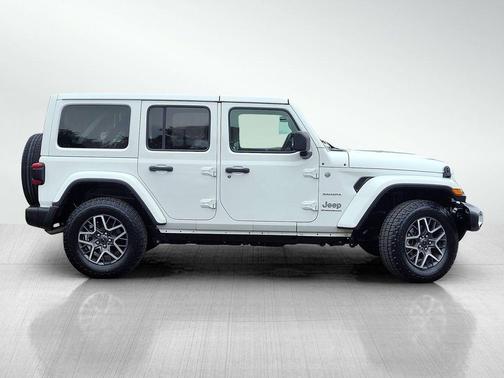 2024 Jeep Wrangler 4-Door Sahara 4x4