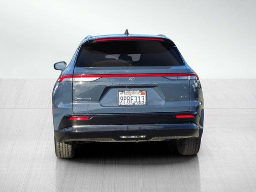 2025 Toyota Crown Signia XLE