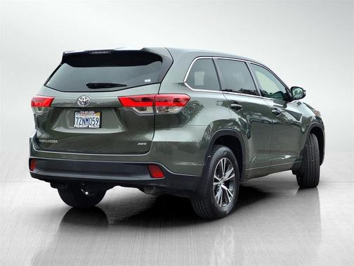 2017 Toyota Highlander LE