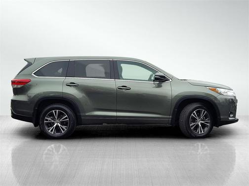 2017 Toyota Highlander LE