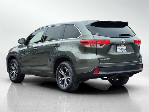 2017 Toyota Highlander LE