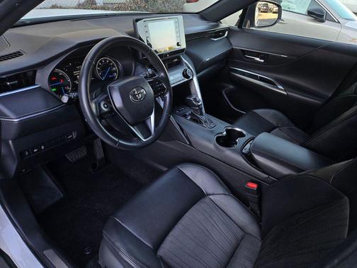 Blizzard Pearl 2021 Toyota Venza XLE