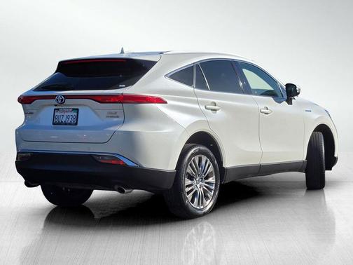 Blizzard Pearl 2021 Toyota Venza XLE