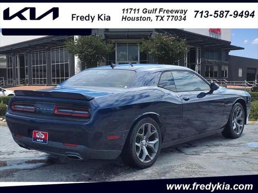 2015 Dodge Challenger SXT