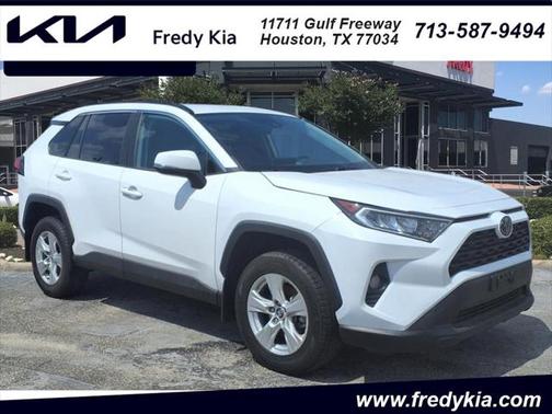 2021 Toyota RAV4 XLE