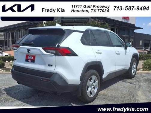 2021 Toyota RAV4 XLE