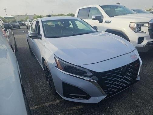 2023 Nissan Altima SR FWD
