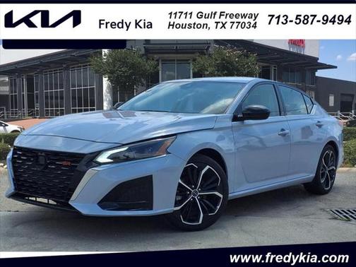 2023 Nissan Altima SR FWD