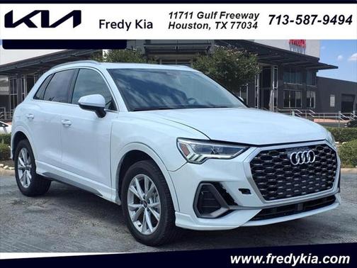 2023 Audi Q3 Premium 45 TFSI S line quattro Tiptronic