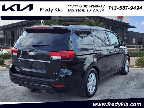 2017 Kia Sedona LX