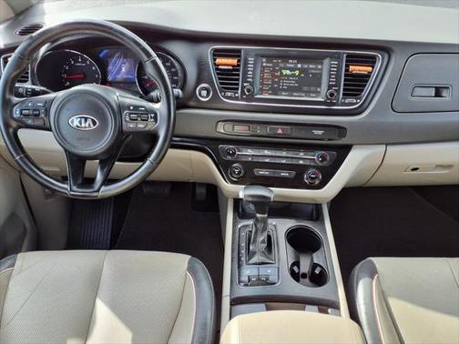 2017 Kia Sedona LX