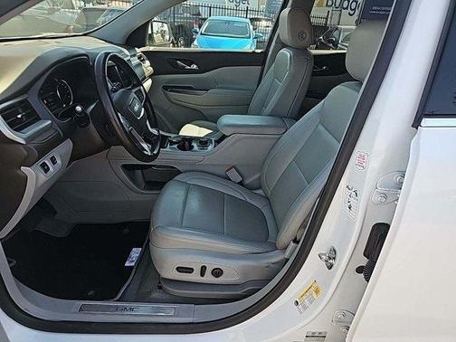 2023 GMC Acadia AWD SLT